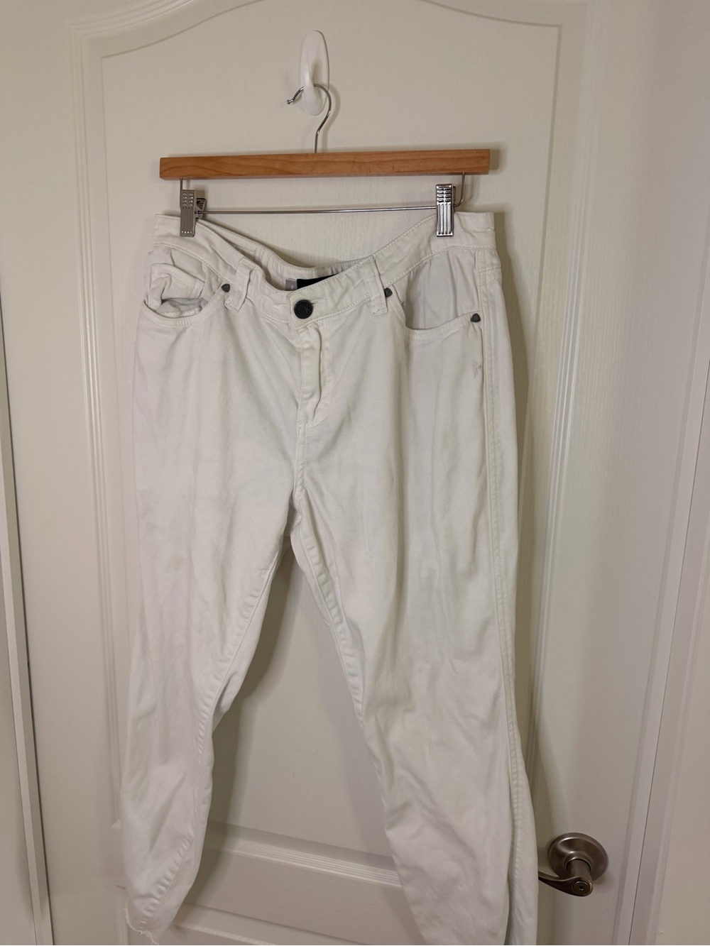 Kut from the Kloth White Straight Leg Jeans